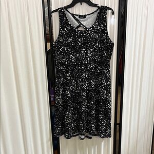 Elegant Black and White Women's Mini Dress